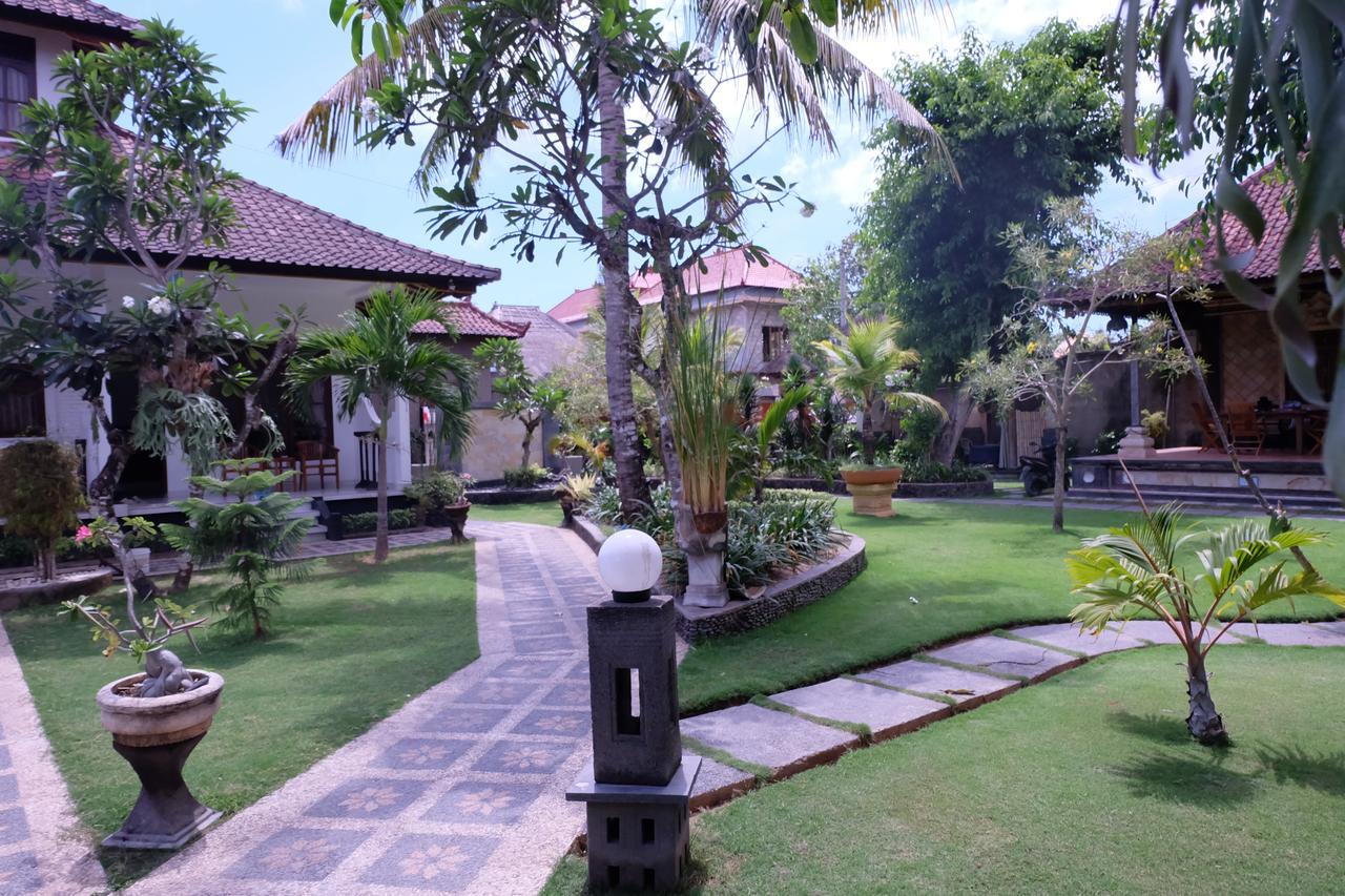 Puri Nusa Beach Hotel Lembongan Exteriör bild