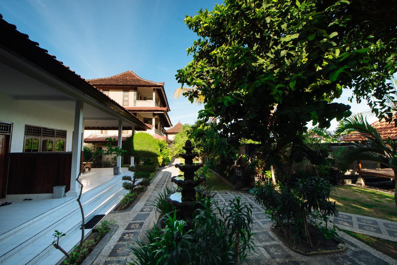 Puri Nusa Beach Hotel Lembongan Exteriör bild