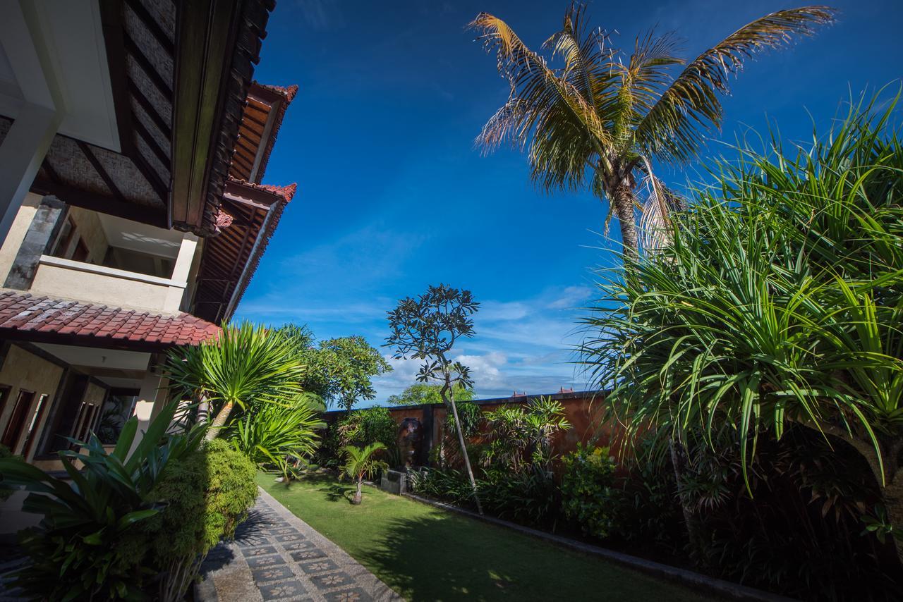 Puri Nusa Beach Hotel Lembongan Exteriör bild