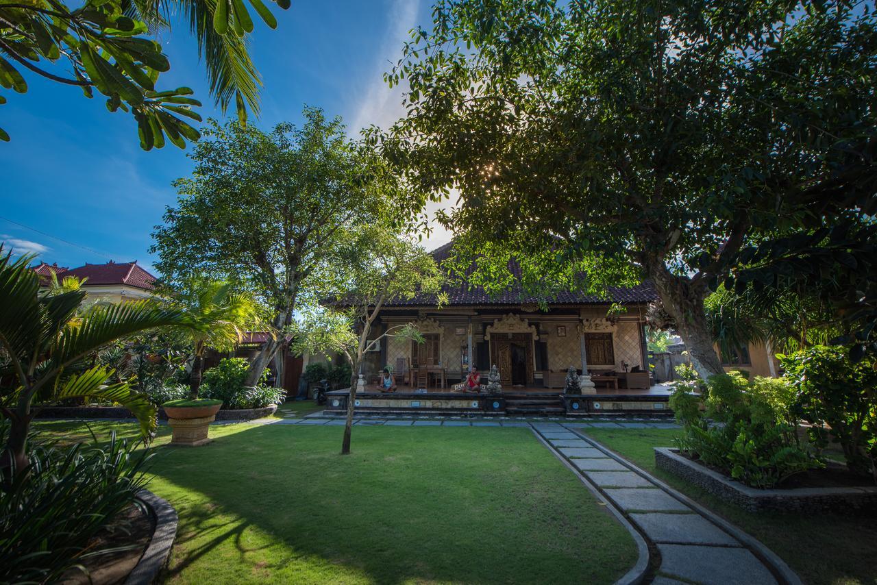 Puri Nusa Beach Hotel Lembongan Exteriör bild