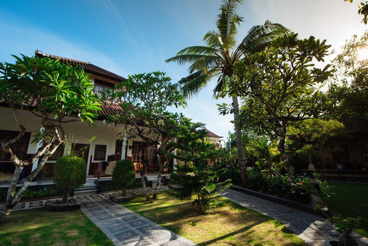 Puri Nusa Beach Hotel Lembongan Exteriör bild