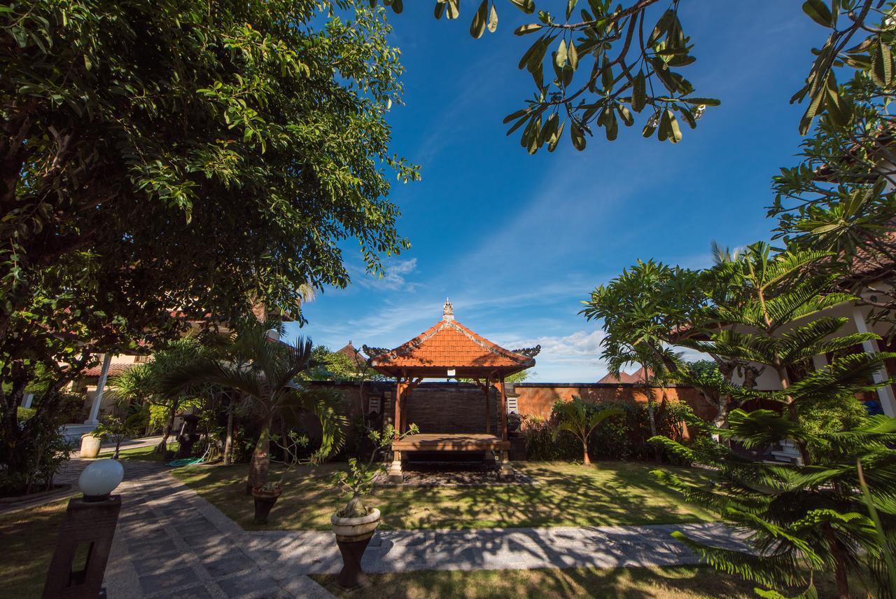 Puri Nusa Beach Hotel Lembongan Exteriör bild